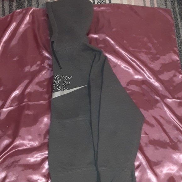*SOLD* Cotton Nike reflective Hoodie - Picture 3 of 7